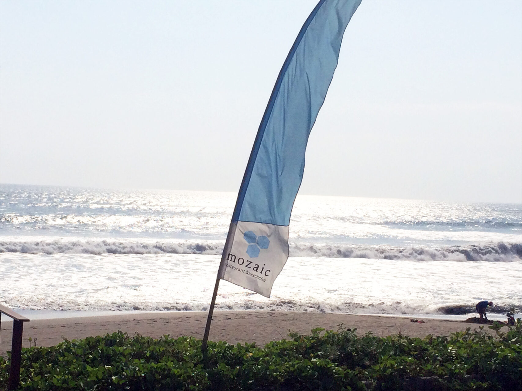 GEE for Mozaic Beach Club beach flag